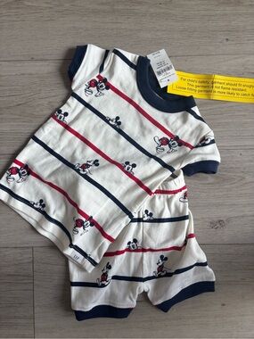 Mickey Mouse Gap Kids Pajamas NWT Size 6-12 months